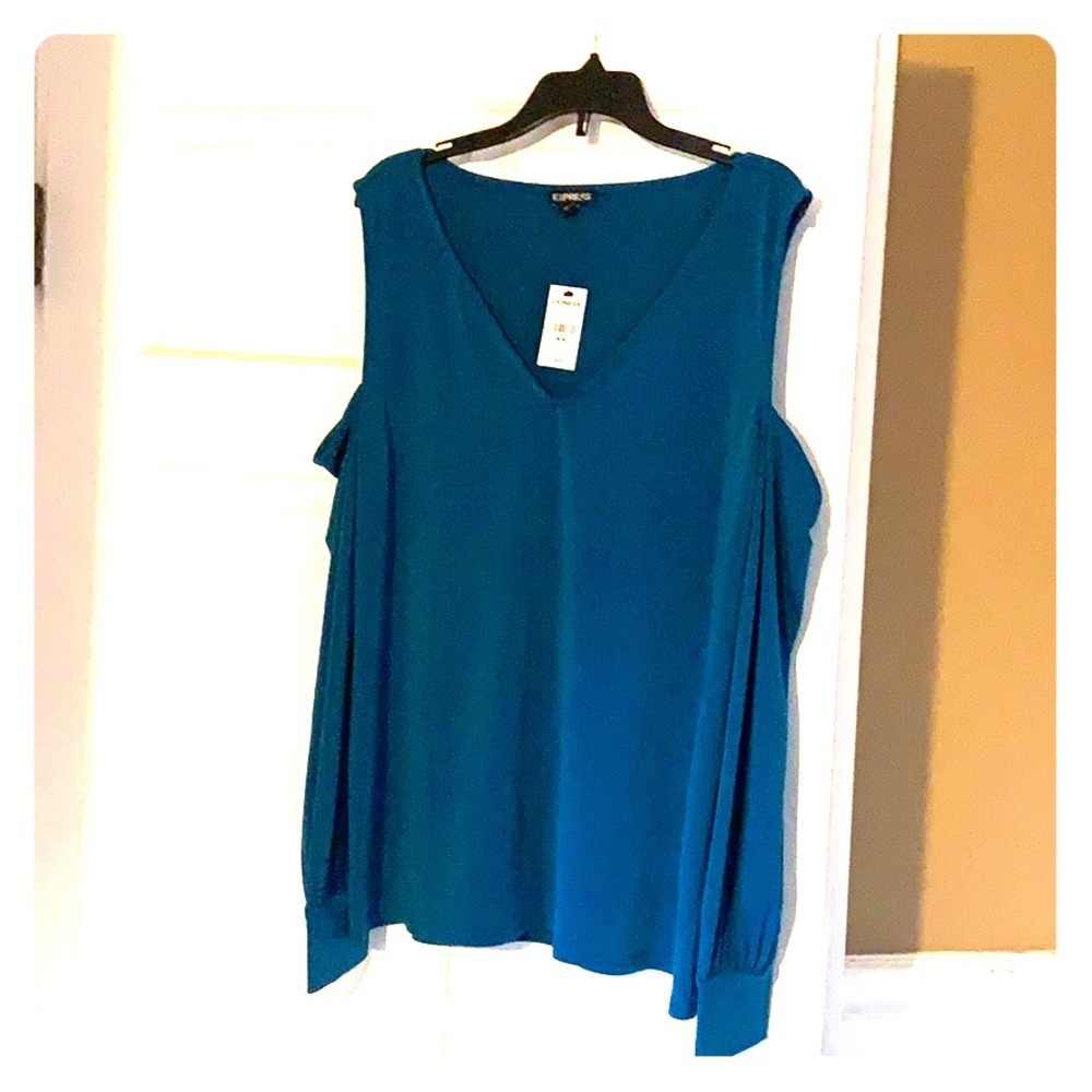 Express shoulders bare top